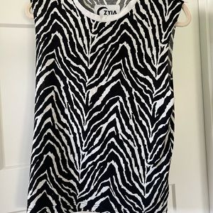ZYIA Active Tank Top / size M